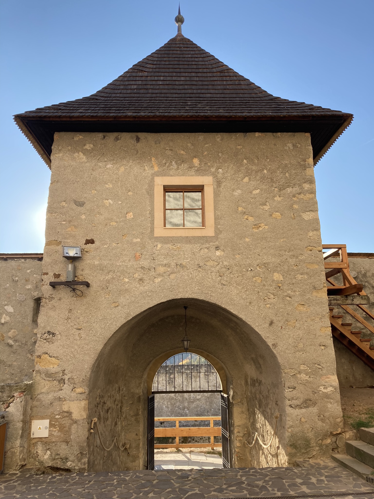 Trenčiansky hrad - 5. brána, letná veža 5